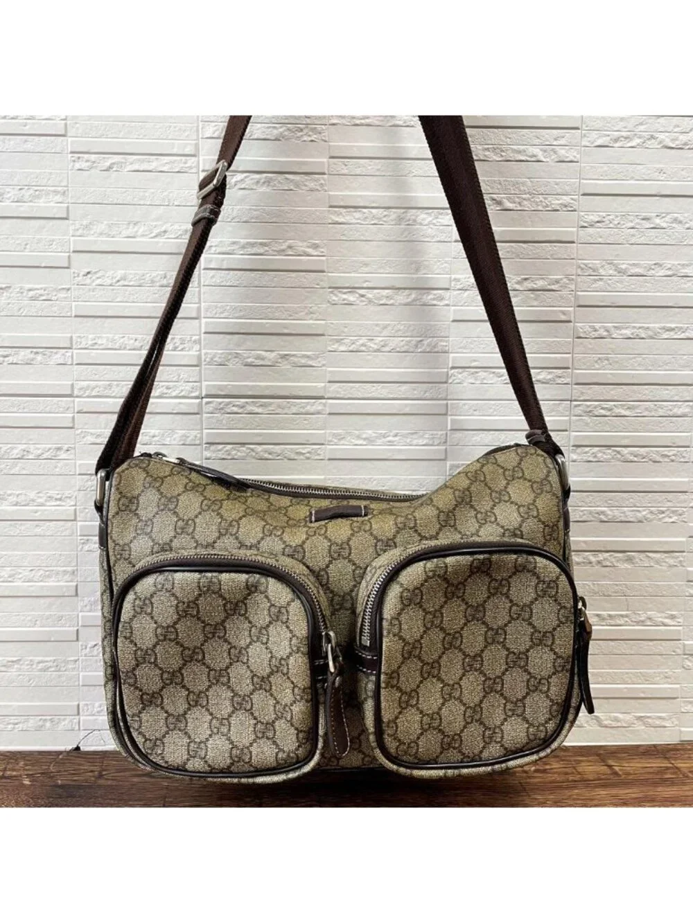 Gucci GG Supreme Leather Shoulder Bag Brown